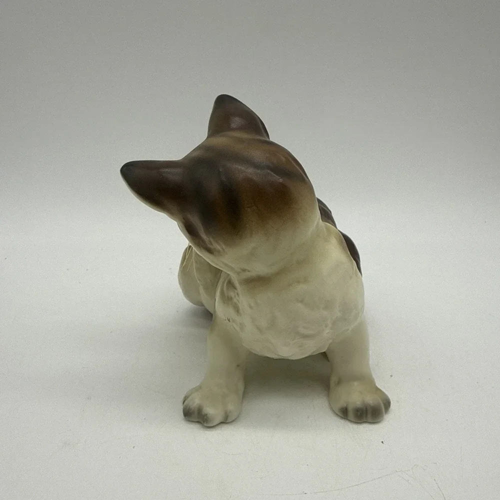 The Unbranded Brand this porcelain